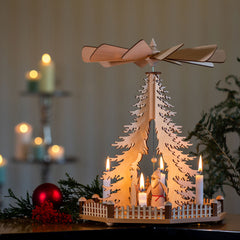 Tischpyramide mit Weihnachtsmann