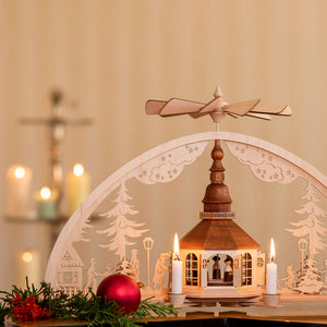 Seiffener Kirchenpyramide im Bogen