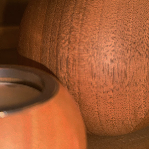 Designpyramide „sphaera“ mit Dekoration