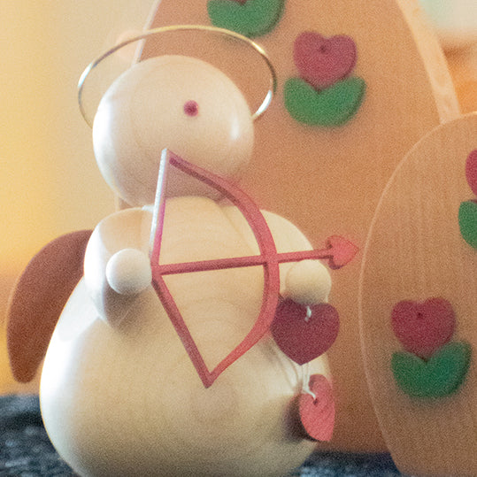 Engel Amor bei der Arbeit