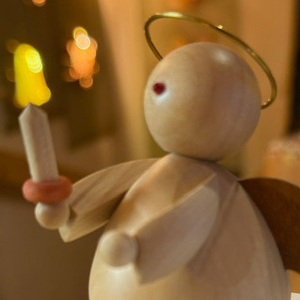 Engel mit Kerze