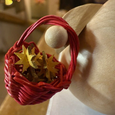 Engel mit Sternenkorb