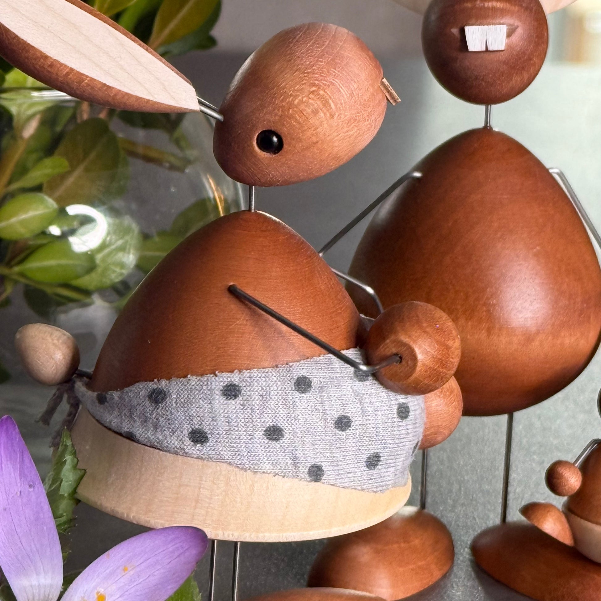 Hasenfrau und Hasenmann im großen Familienglück