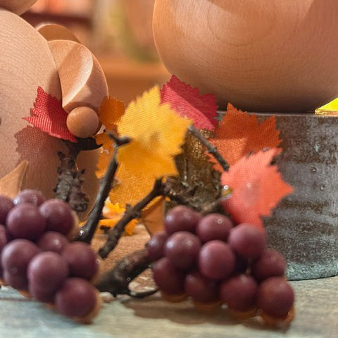 Spieluhr mit Weinengel - Schweizer Spielwerk 22 stimmig