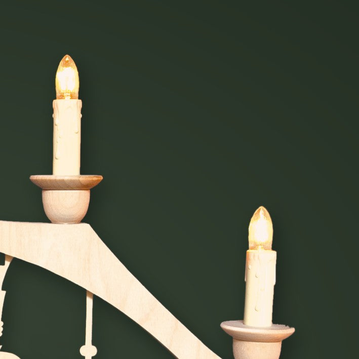 Schwibbogen "Bergmann" (elektrisch) – Detail: Kerzen