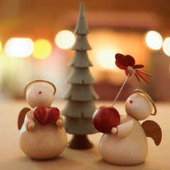 Engel Duo mit Pyramide und Herz