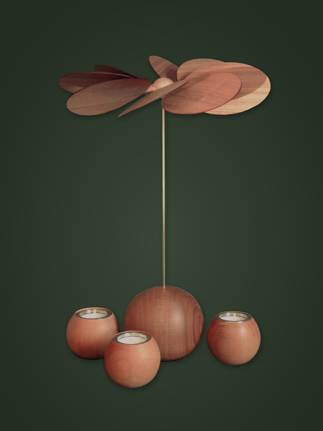 Designpyramide "sphaera" – Gesamtansicht